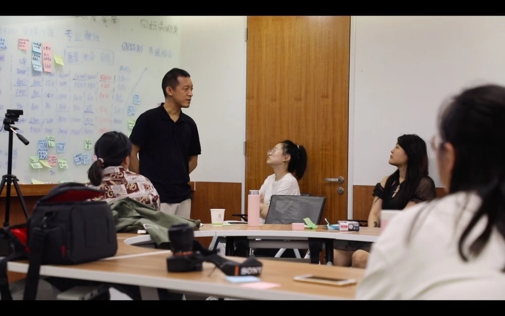 北京大学数学天才刘致妤在返璞归真后公布恋情:是否生儿育女,一起练功尊重女方?